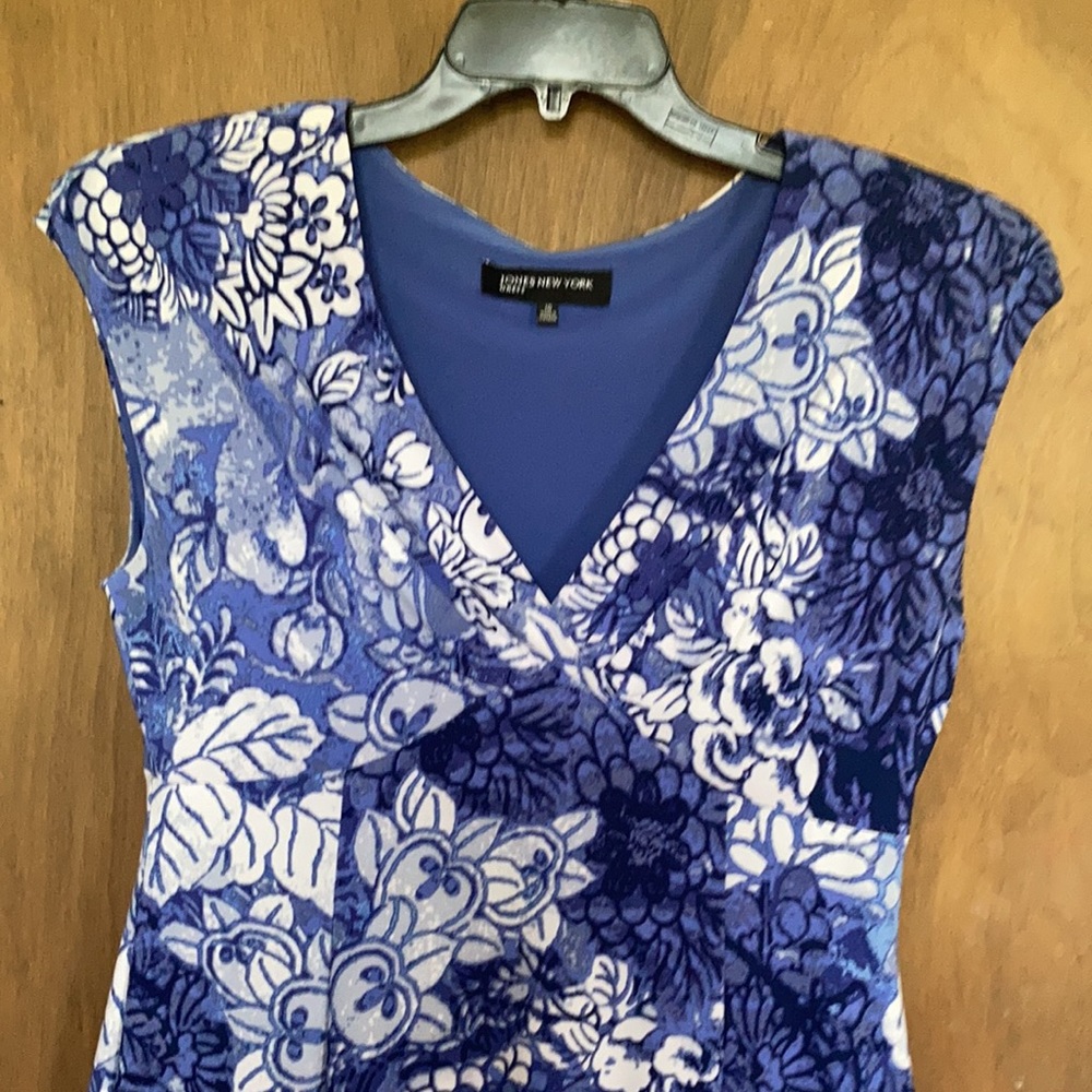 Jones New York floral fit & flare dress w stretch & shoulder pads 10 - Picture 13 of 17